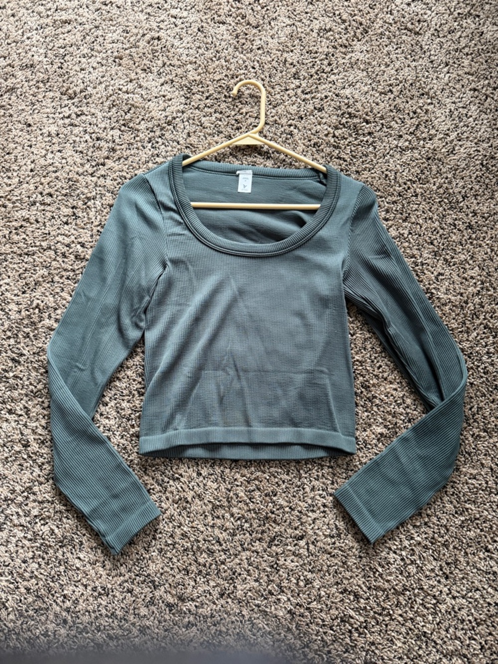 *UPDATED BUNDLE*NWT! Old Navy Ribbed Long-Sleeve Scoop Neck: Rust, Black & Green - Picture 4 of 4